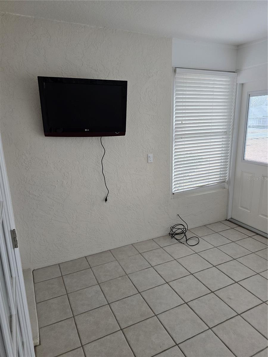 Image 16 of 18 For 8701 Village Green Boulevard