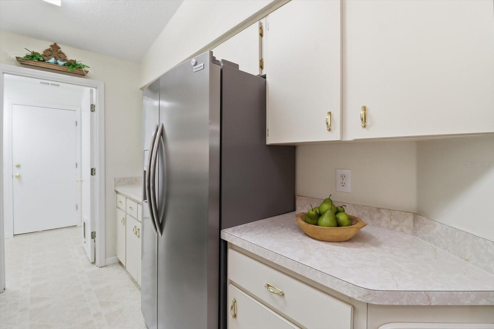 Image 11 of 28 For 2857 Churchill