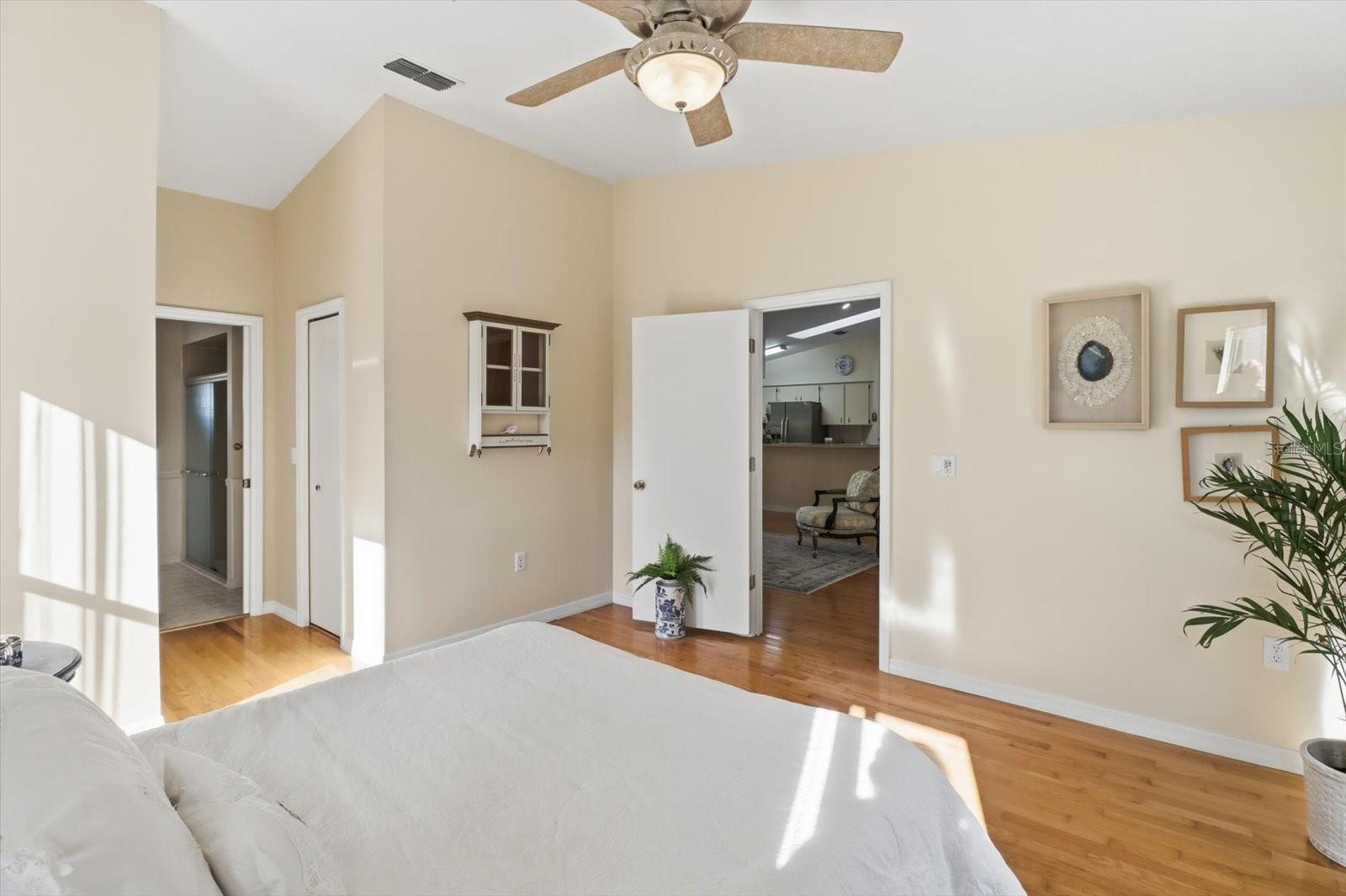 Image 16 of 28 For 2857 Churchill