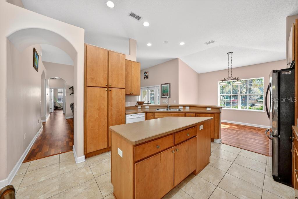 Image 27 of 63 For 260 Cassady Street