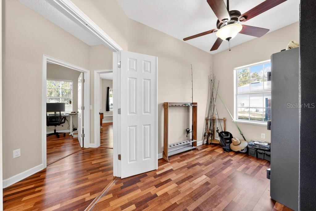 Image 32 of 63 For 260 Cassady Street