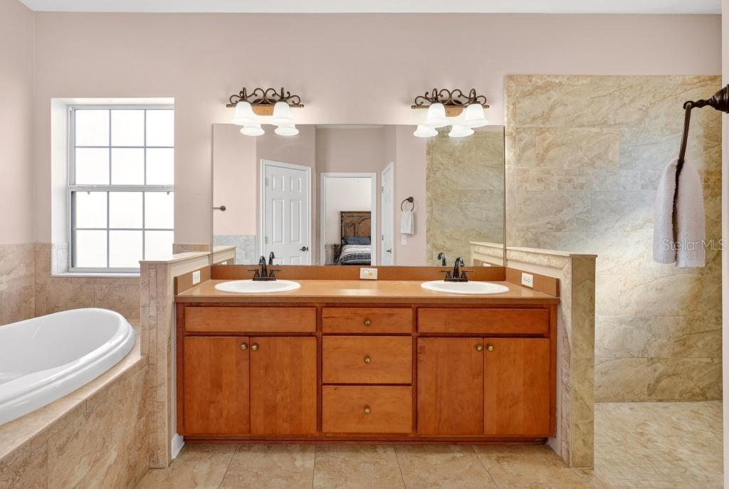 Image 37 of 63 For 260 Cassady Street