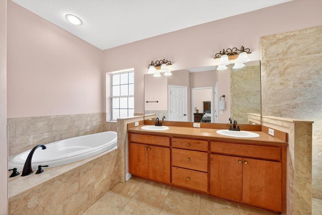 Image 38 of 63 For 260 Cassady Street