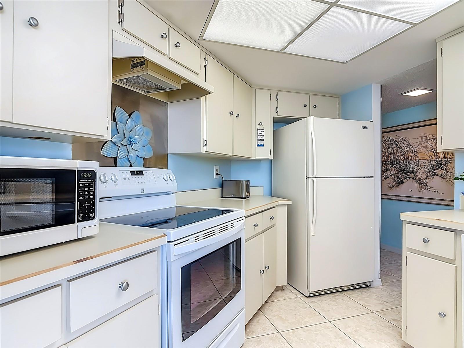 Image 10 of 39 For 1 Oceans West Blvd  6a4