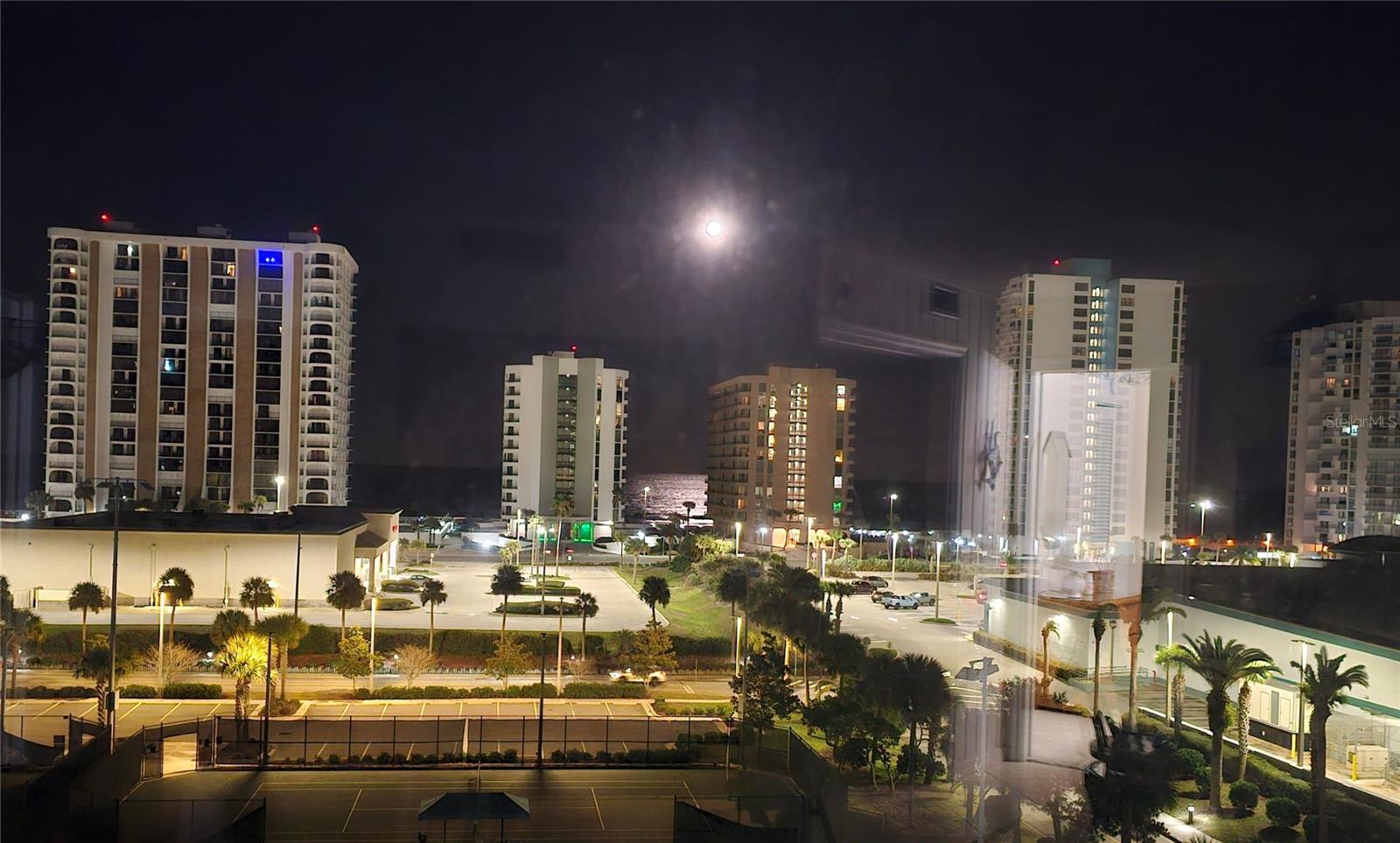 Image 17 of 39 For 1 Oceans West Blvd  6a4