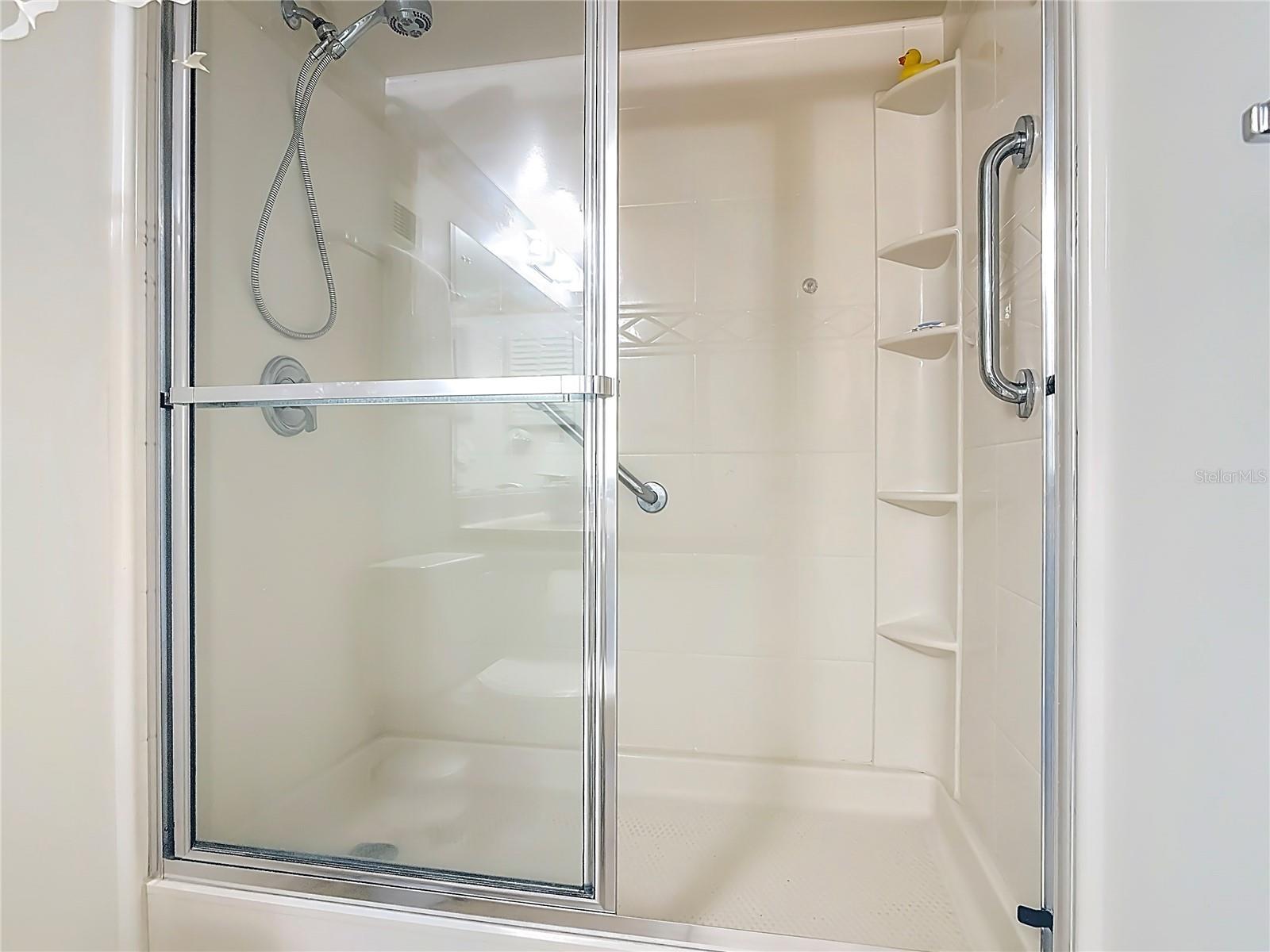 Image 21 of 39 For 1 Oceans West Blvd  6a4