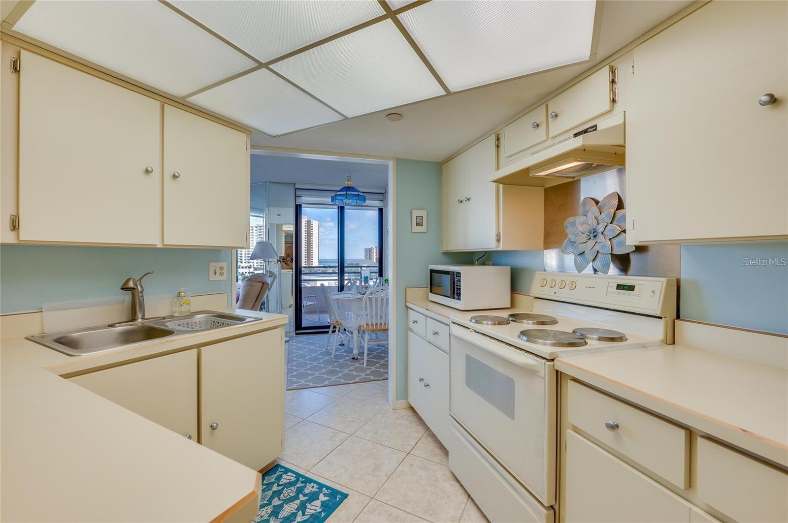 Image 9 of 39 For 1 Oceans West Blvd  6a4