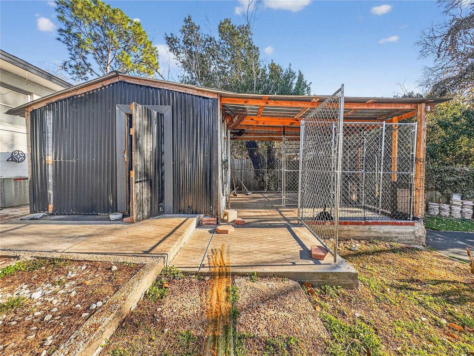 Image 33 of 43 For 2304 Country Club Road