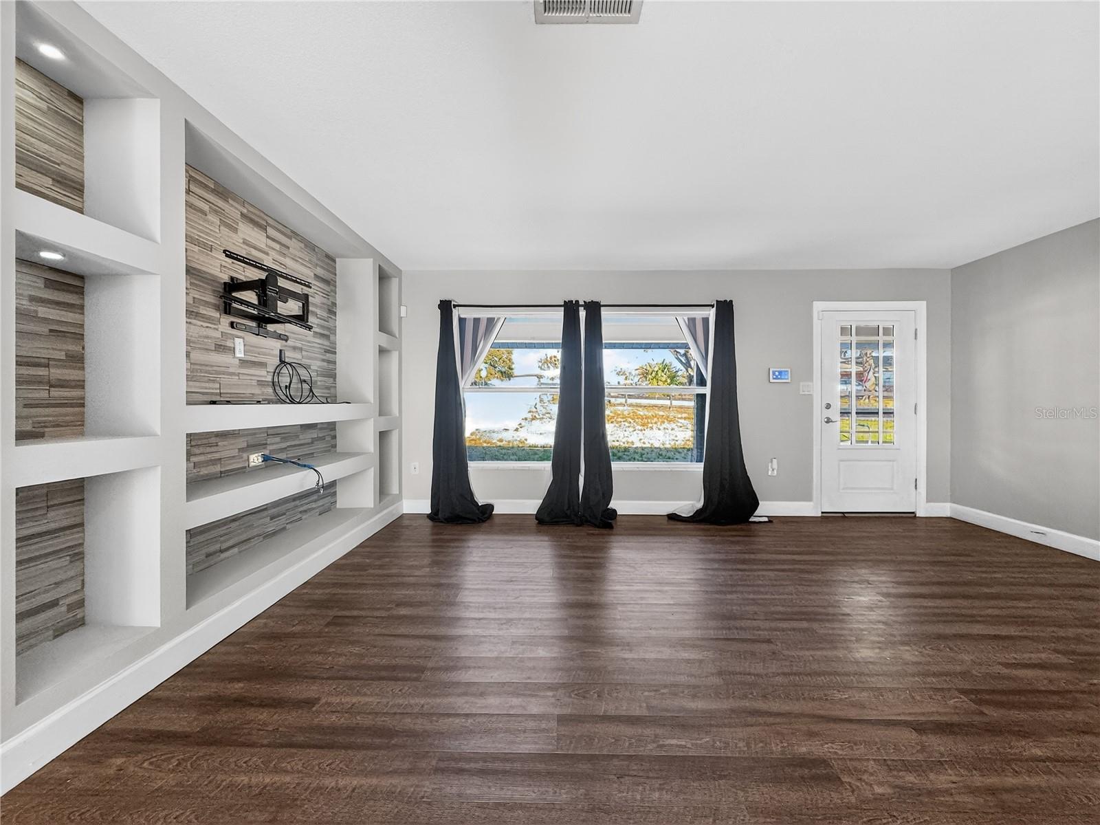 Image 8 of 43 For 2304 Country Club Road