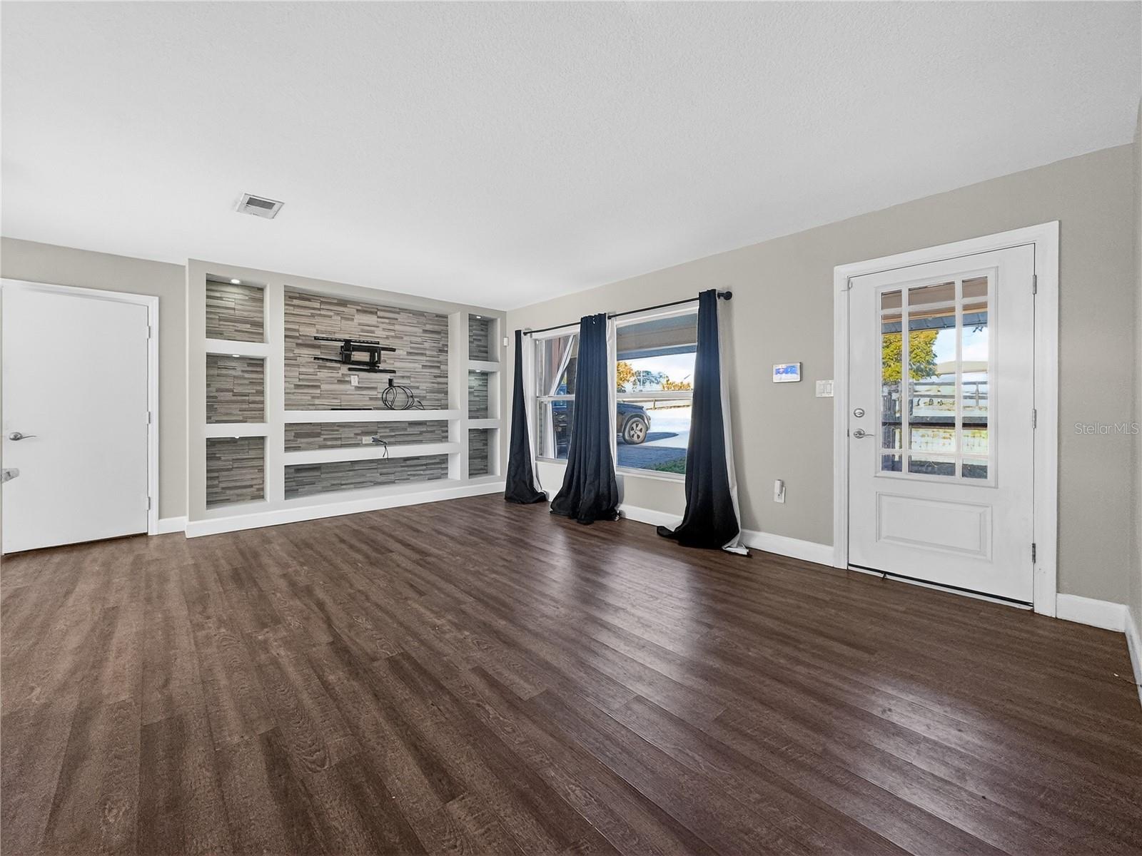 Image 9 of 43 For 2304 Country Club Road