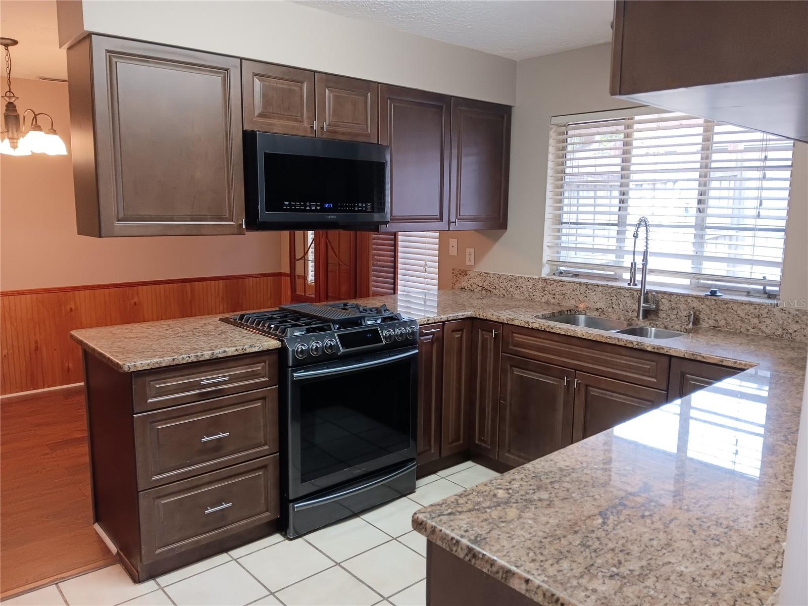 Image 3 of 12 For 929 Citrus Avenue