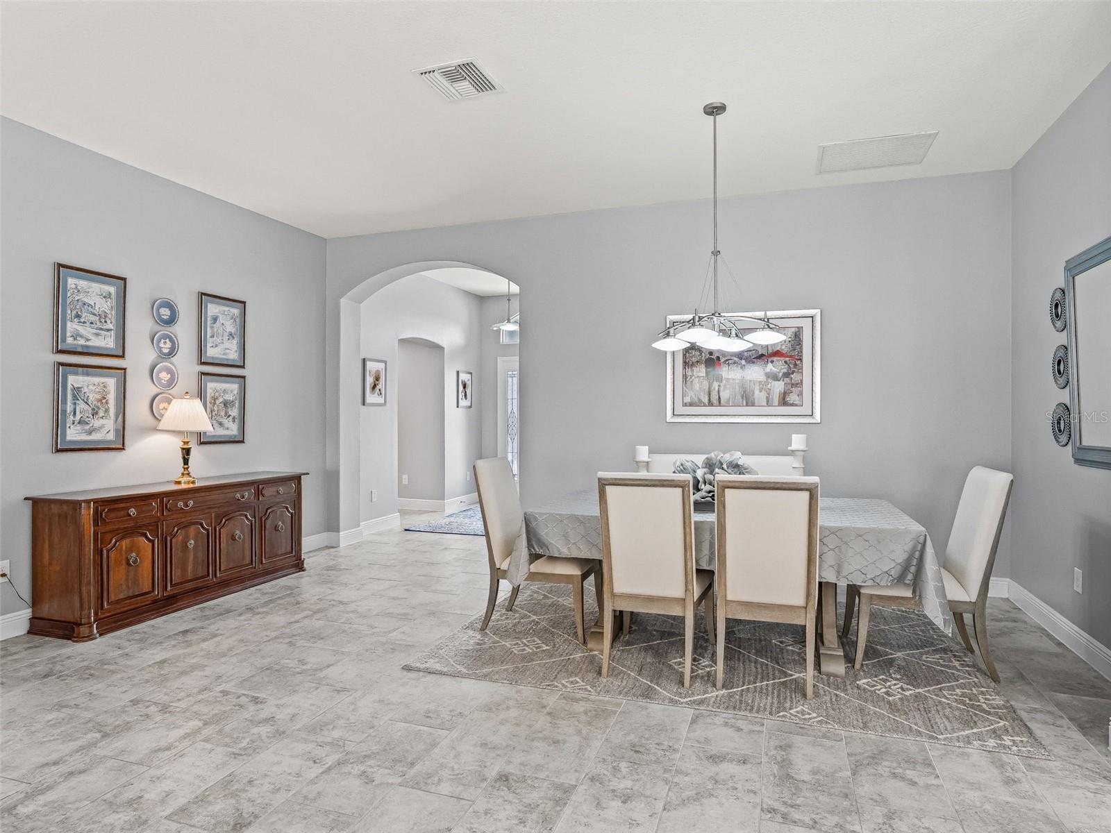 Image 16 of 68 For 670 Woodbridge Way