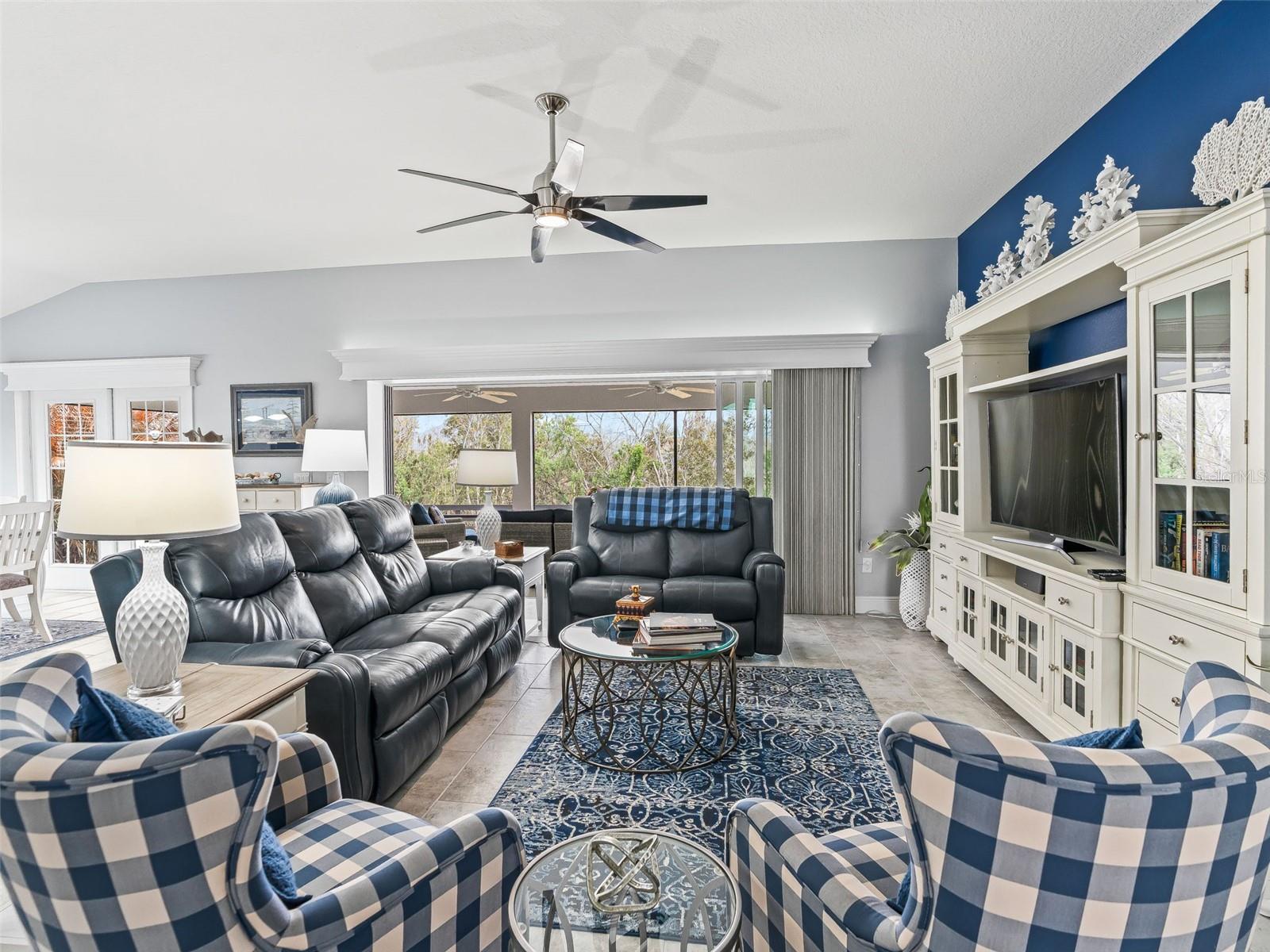 Image 19 of 68 For 670 Woodbridge Way