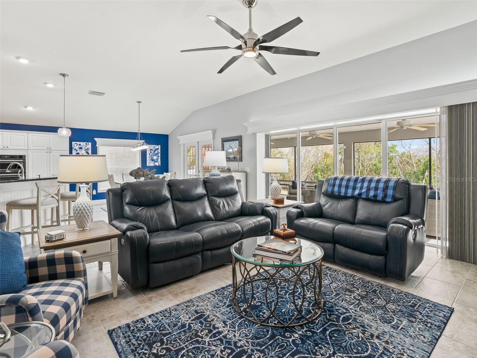 Image 20 of 68 For 670 Woodbridge Way