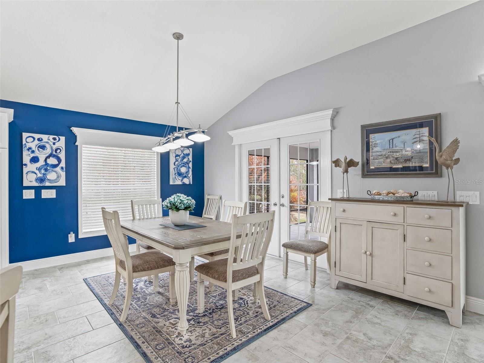 Image 23 of 68 For 670 Woodbridge Way