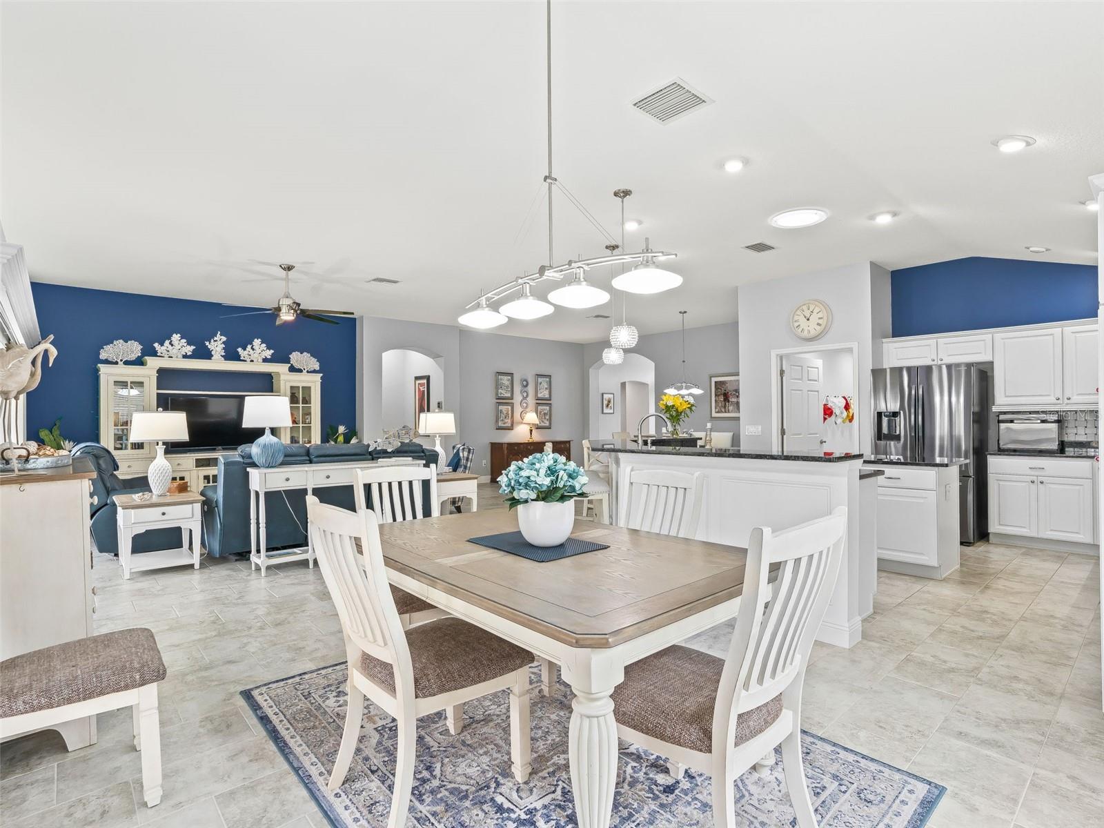 Image 25 of 68 For 670 Woodbridge Way