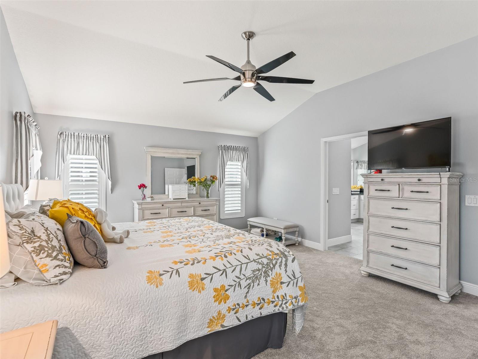 Image 33 of 68 For 670 Woodbridge Way