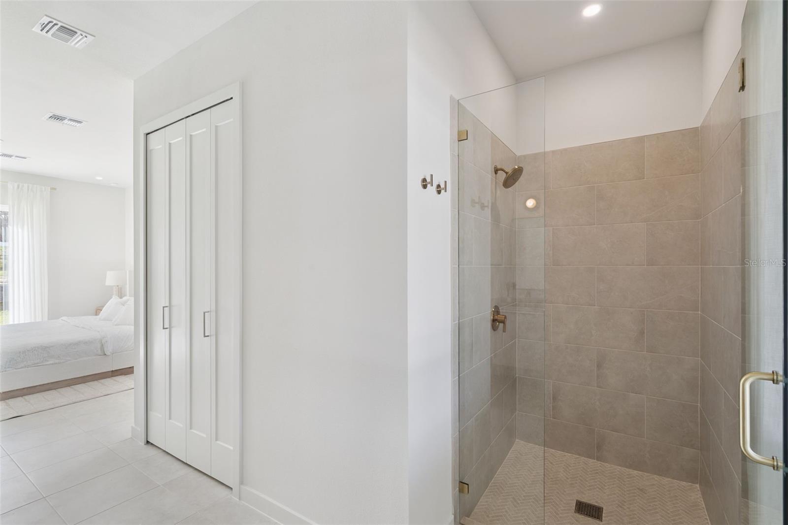 Image 17 of 28 For 443 Skyfield Court