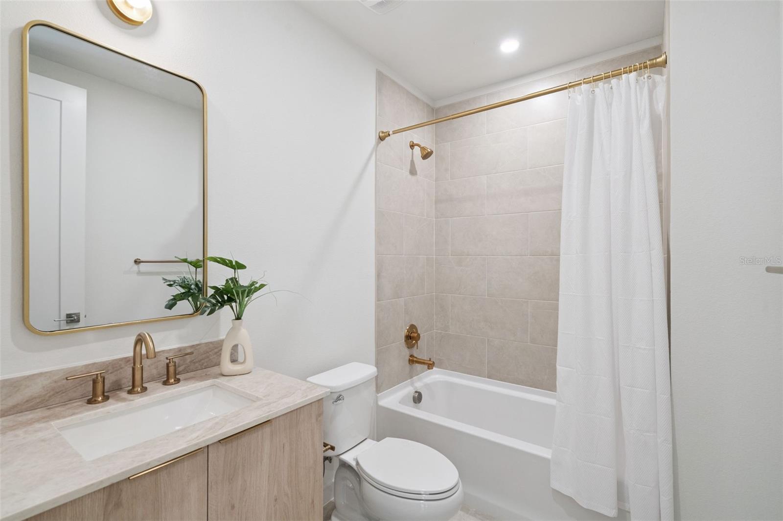 Image 18 of 28 For 443 Skyfield Court