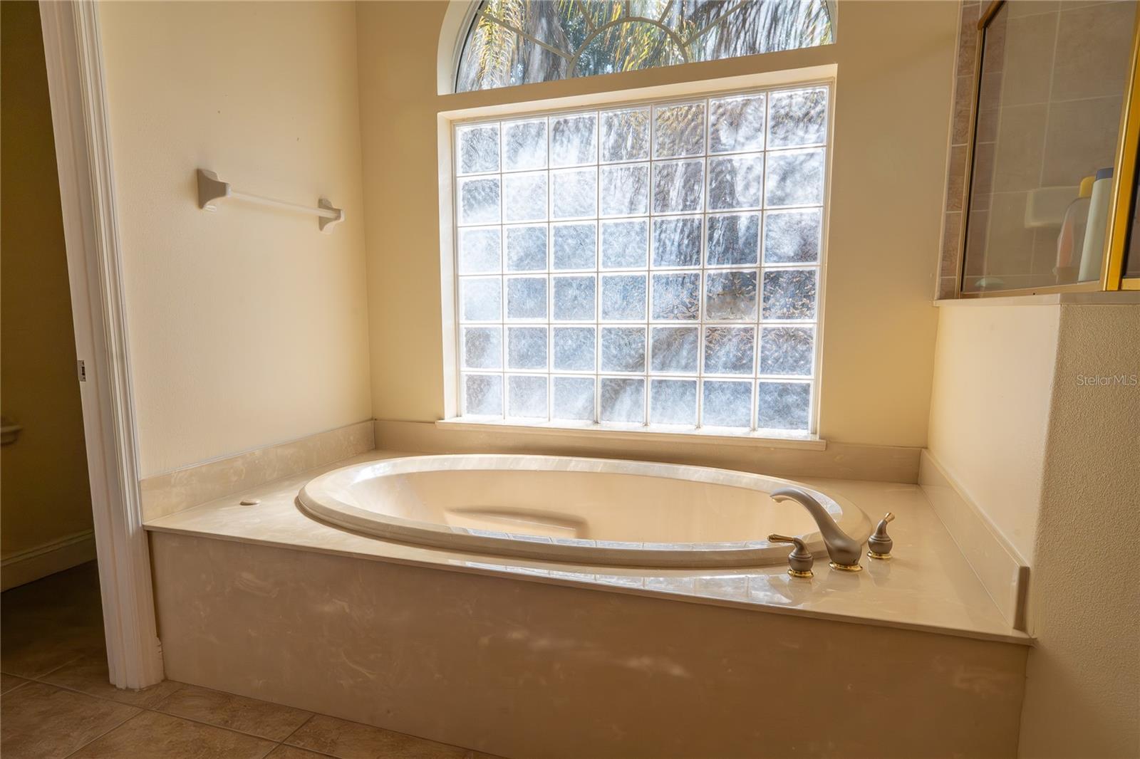 Image 22 of 59 For 10625 Bronson Road