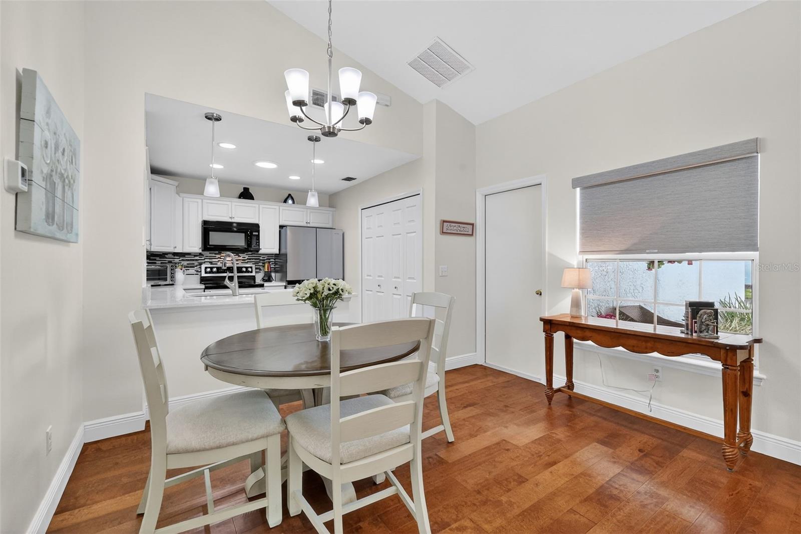 Image 6 of 40 For 1863 Country Club Boulevard