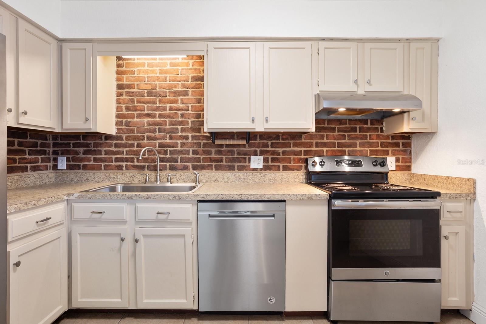 Image 11 of 46 For 301 Magnolia Way