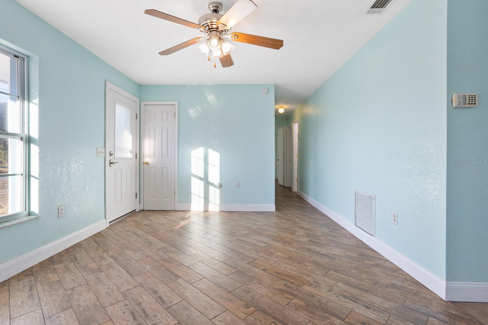 Image 7 of 46 For 301 Magnolia Way