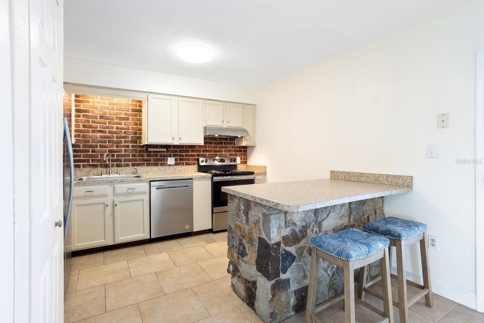 Image 9 of 46 For 301 Magnolia Way