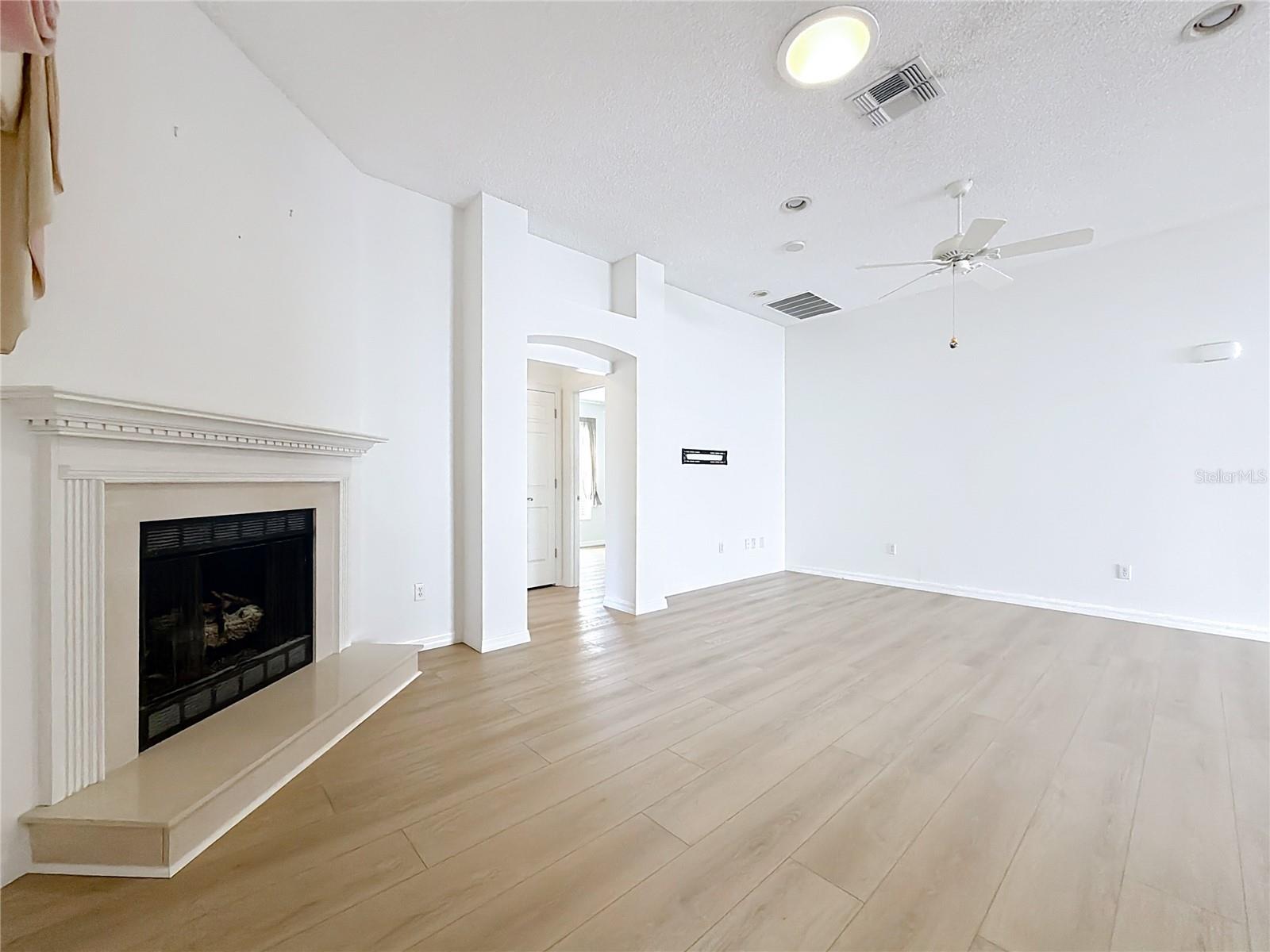 Image 16 of 36 For 1109 Saldivar Road