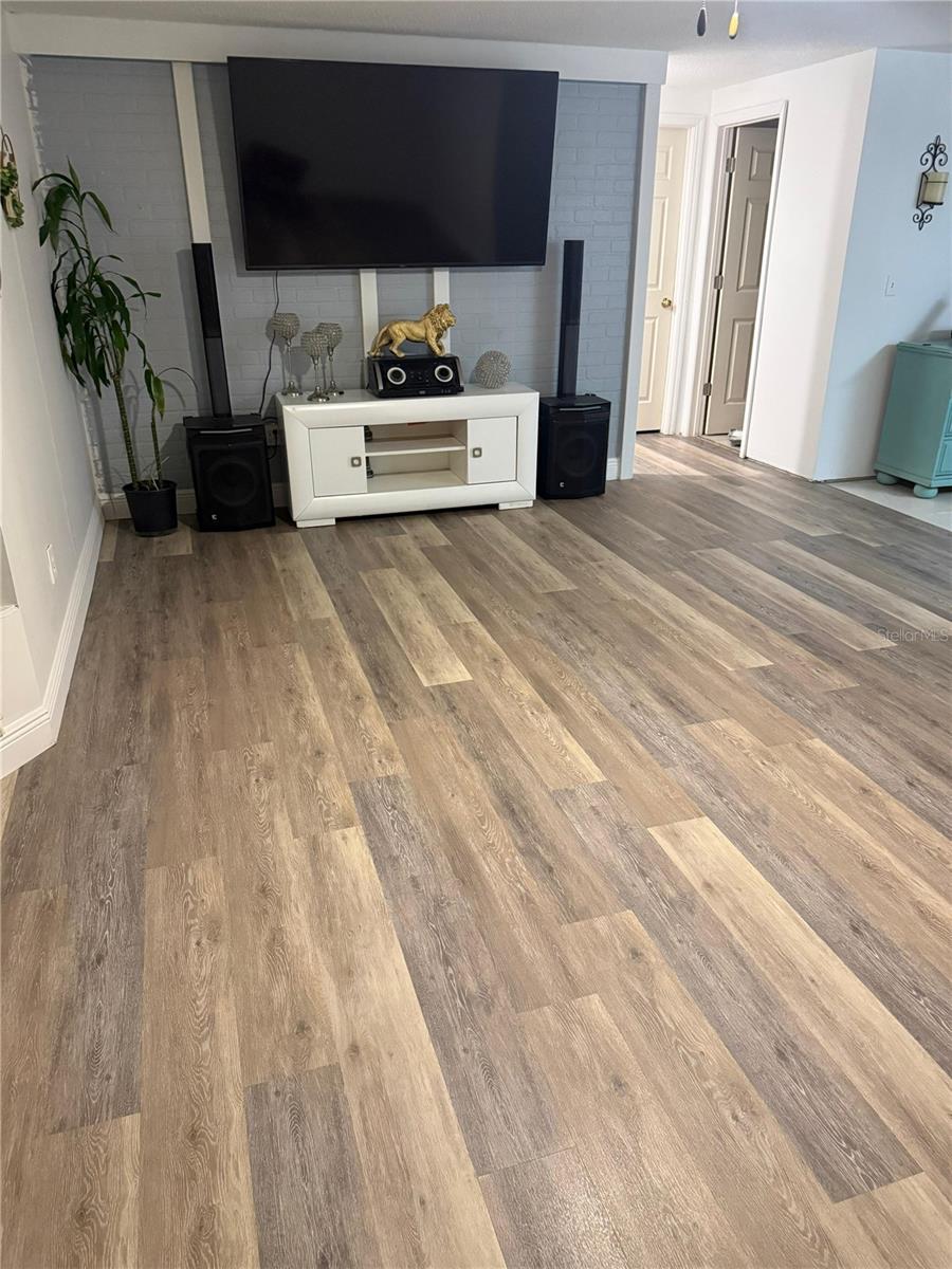 Image 26 of 31 For 6020 17th Street