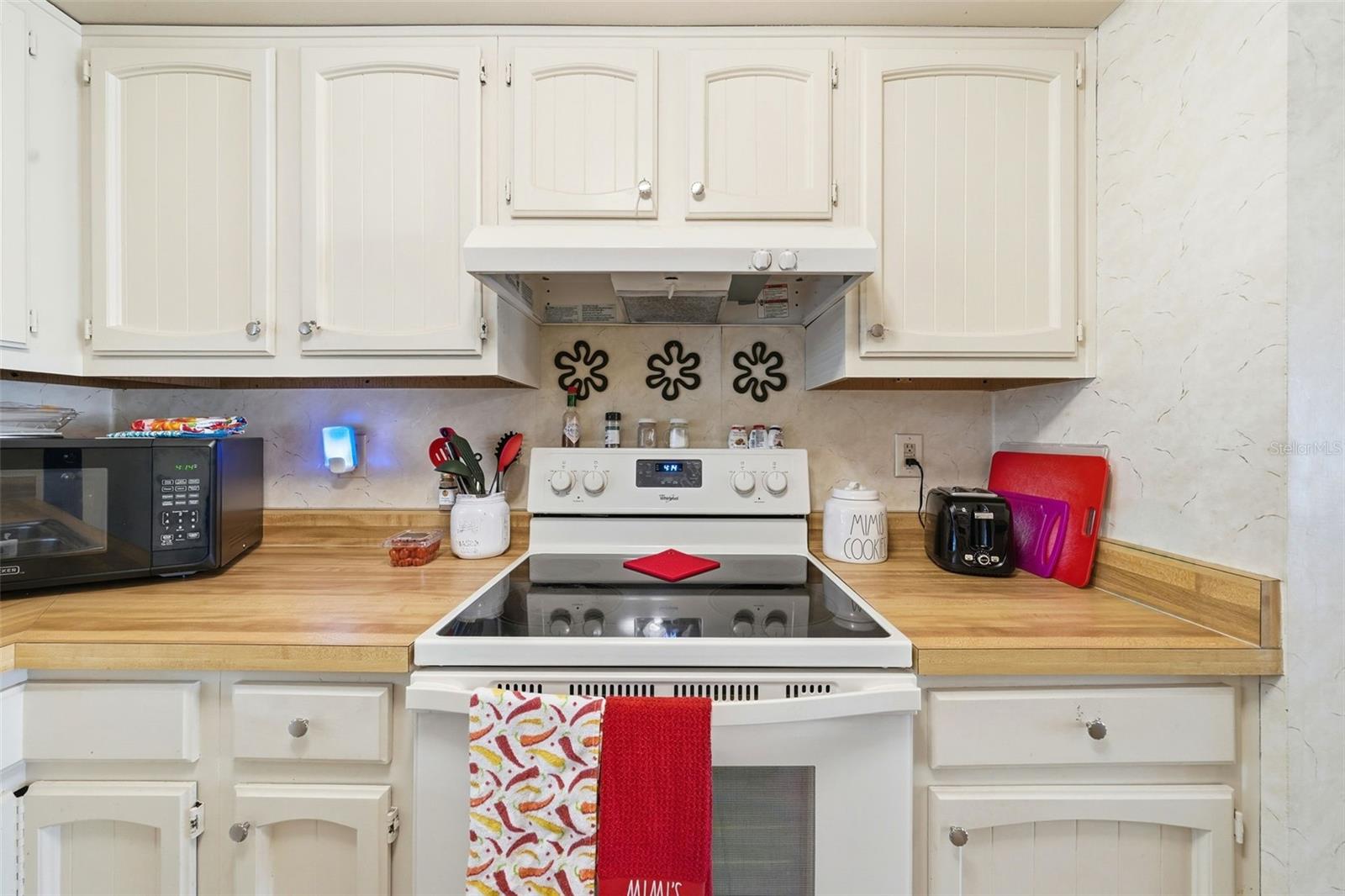 Image 6 of 45 For 110 Tremain Street 109