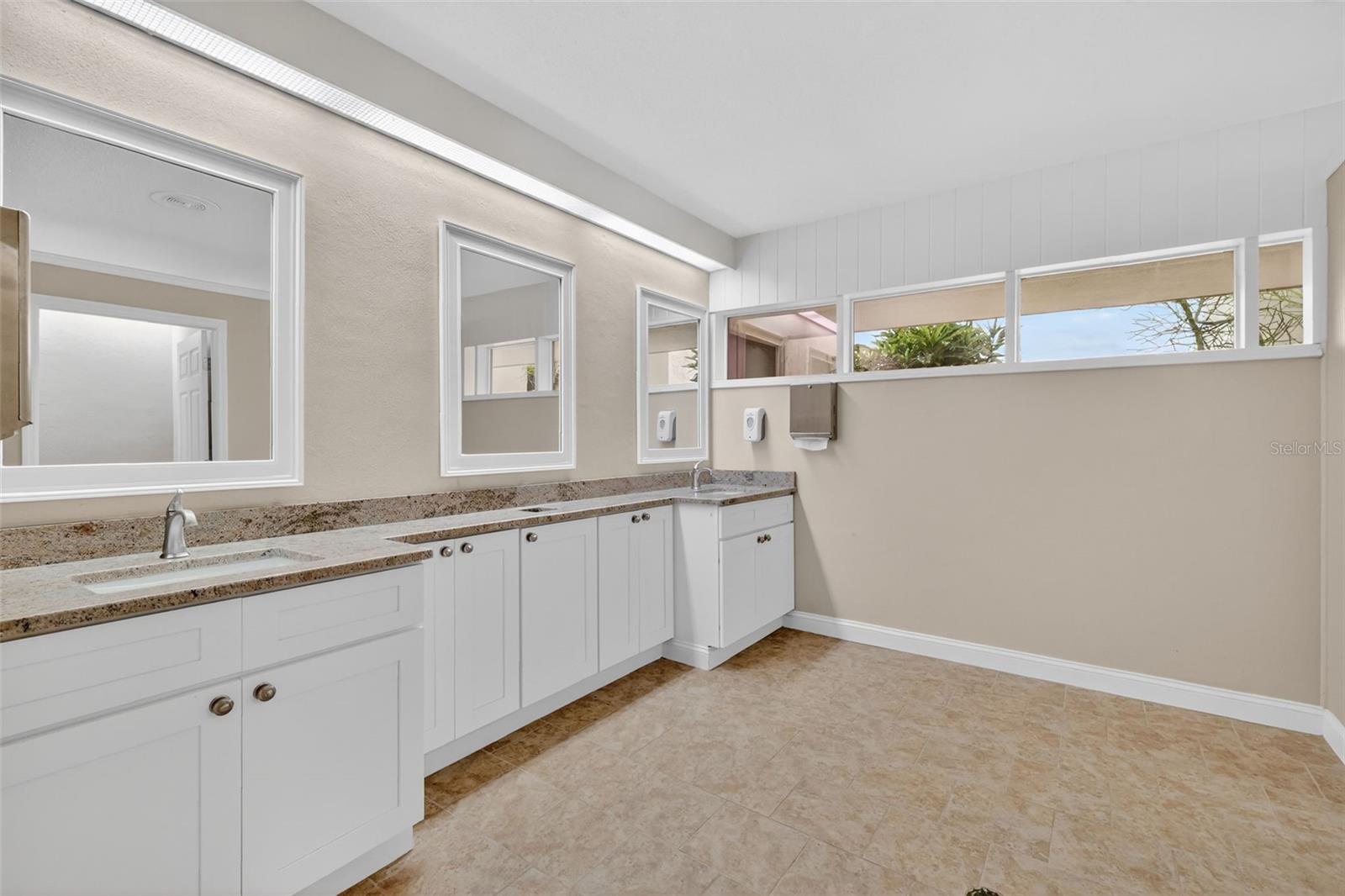 Image 32 of 36 For 501 Old Us Highway 441  105