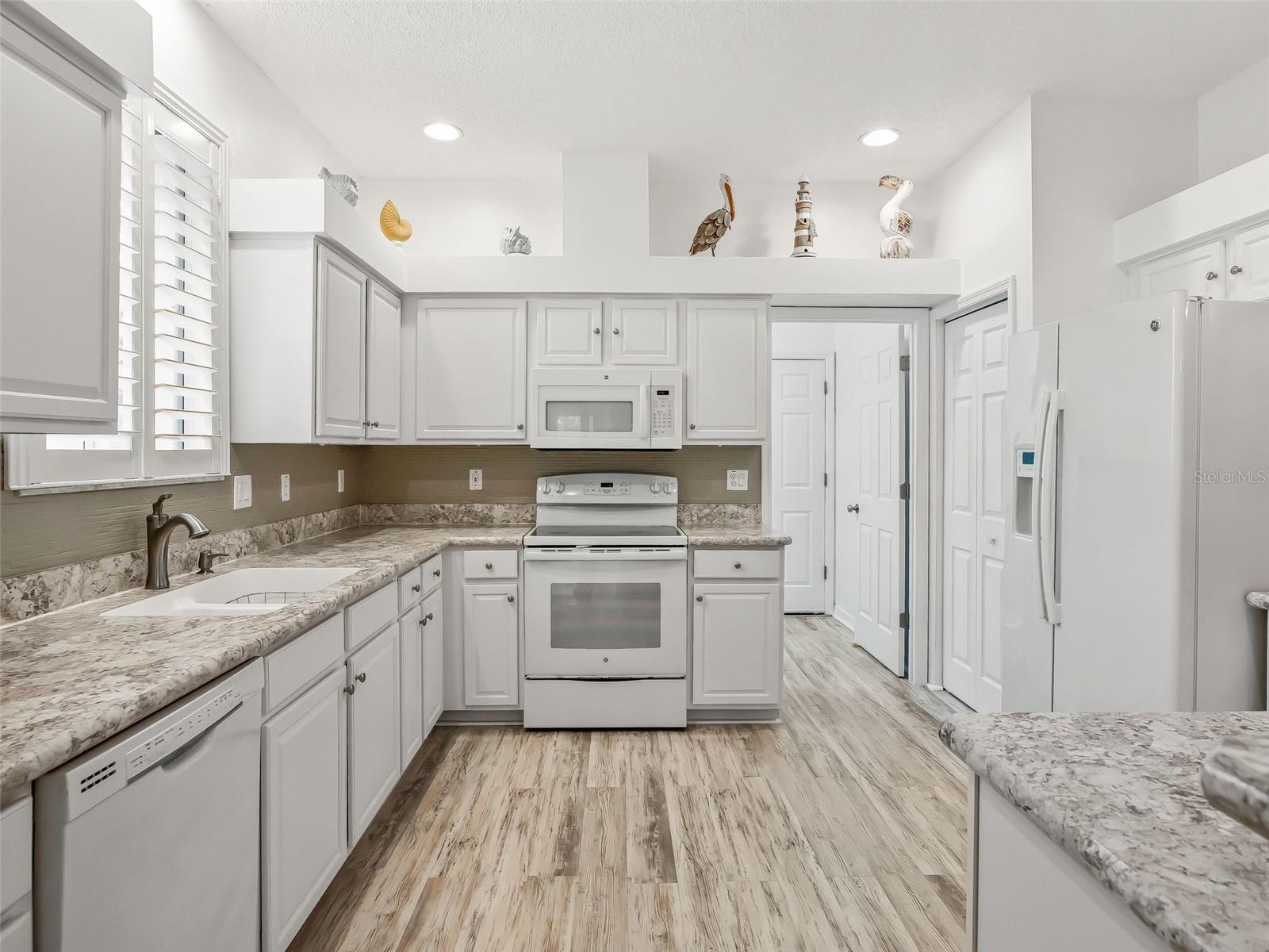 Image 15 of 57 For 32752 Timberwood Drive