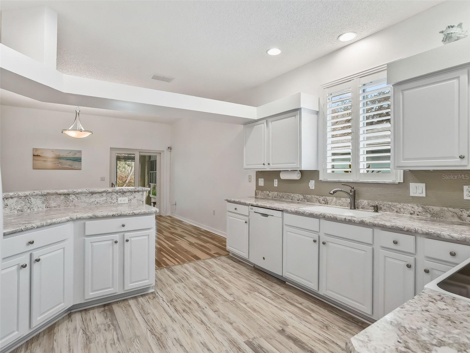 Image 18 of 57 For 32752 Timberwood Drive