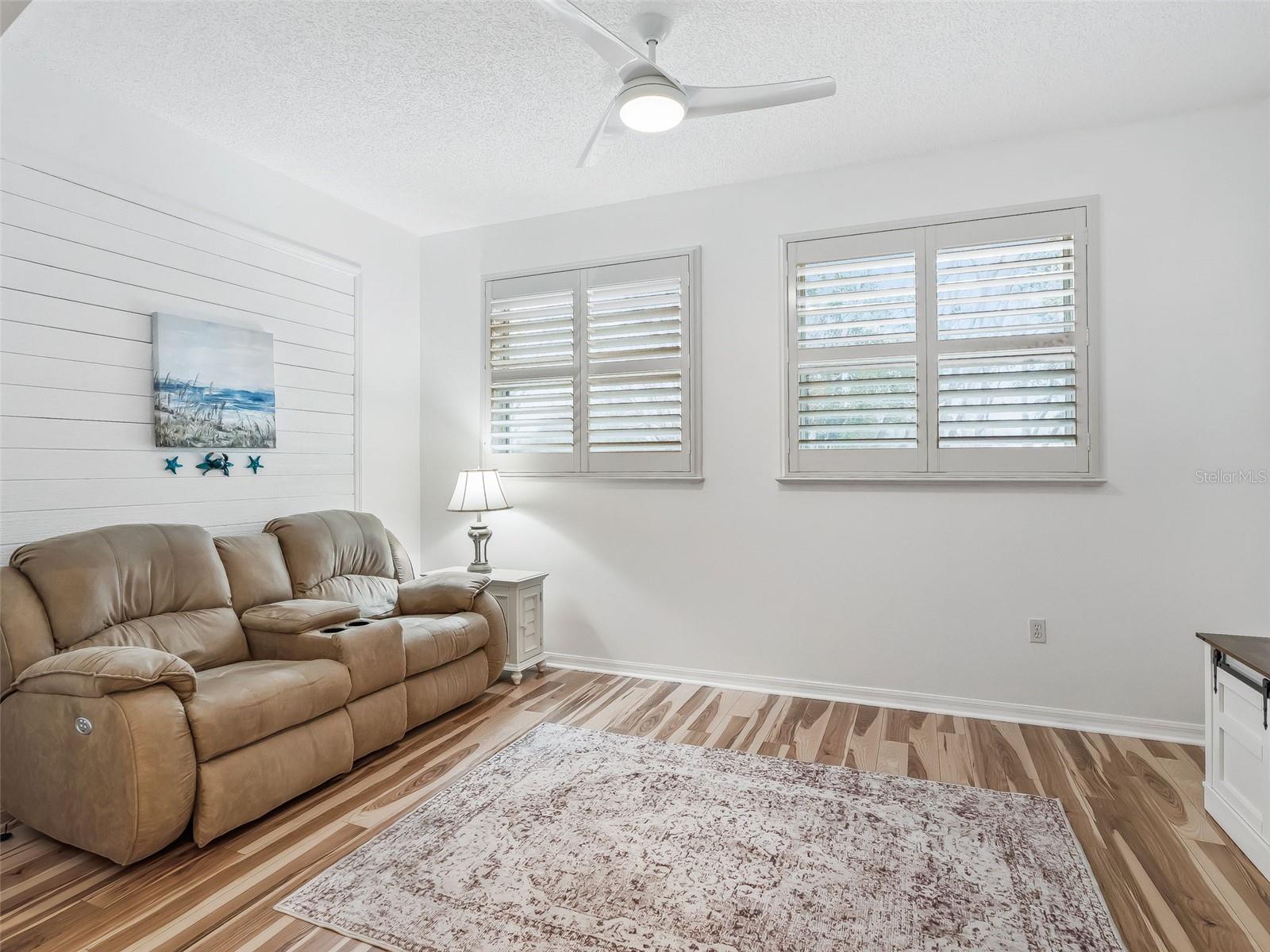 Image 19 of 57 For 32752 Timberwood Drive