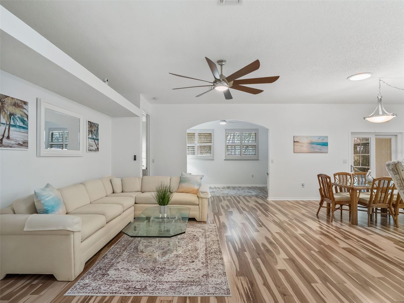 Image 8 of 57 For 32752 Timberwood Drive