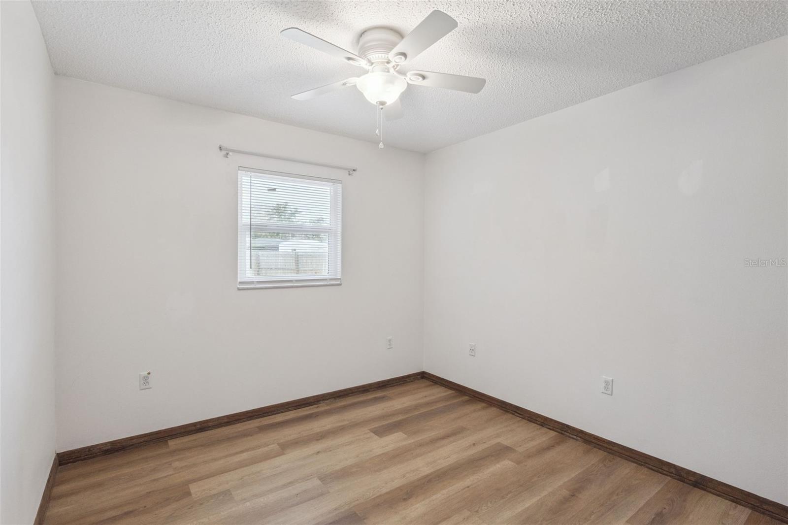 Image 14 of 31 For 35025 Raintree Drive