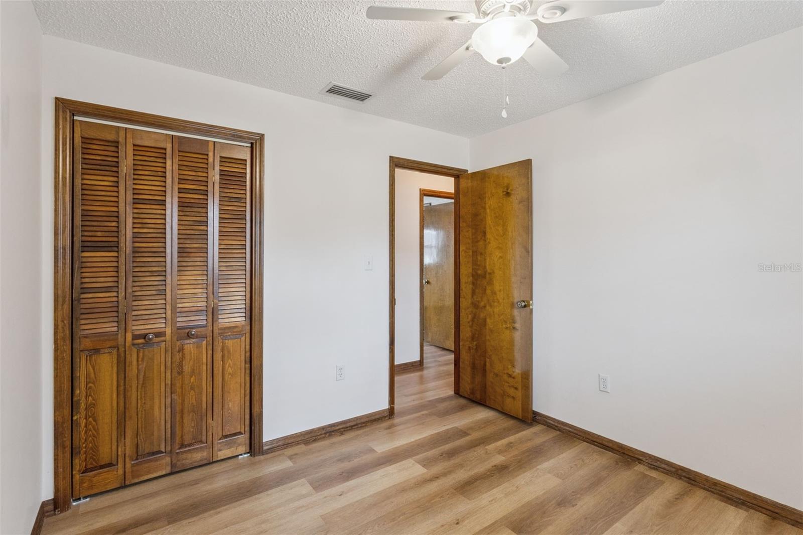 Image 17 of 31 For 35025 Raintree Drive