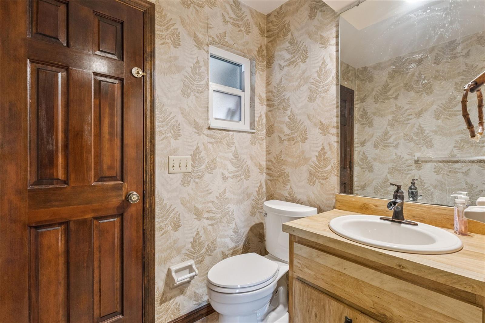 Image 18 of 31 For 35025 Raintree Drive