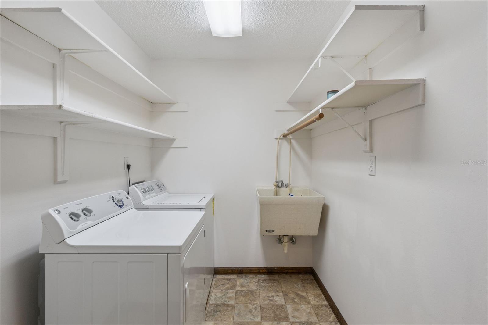 Image 20 of 31 For 35025 Raintree Drive