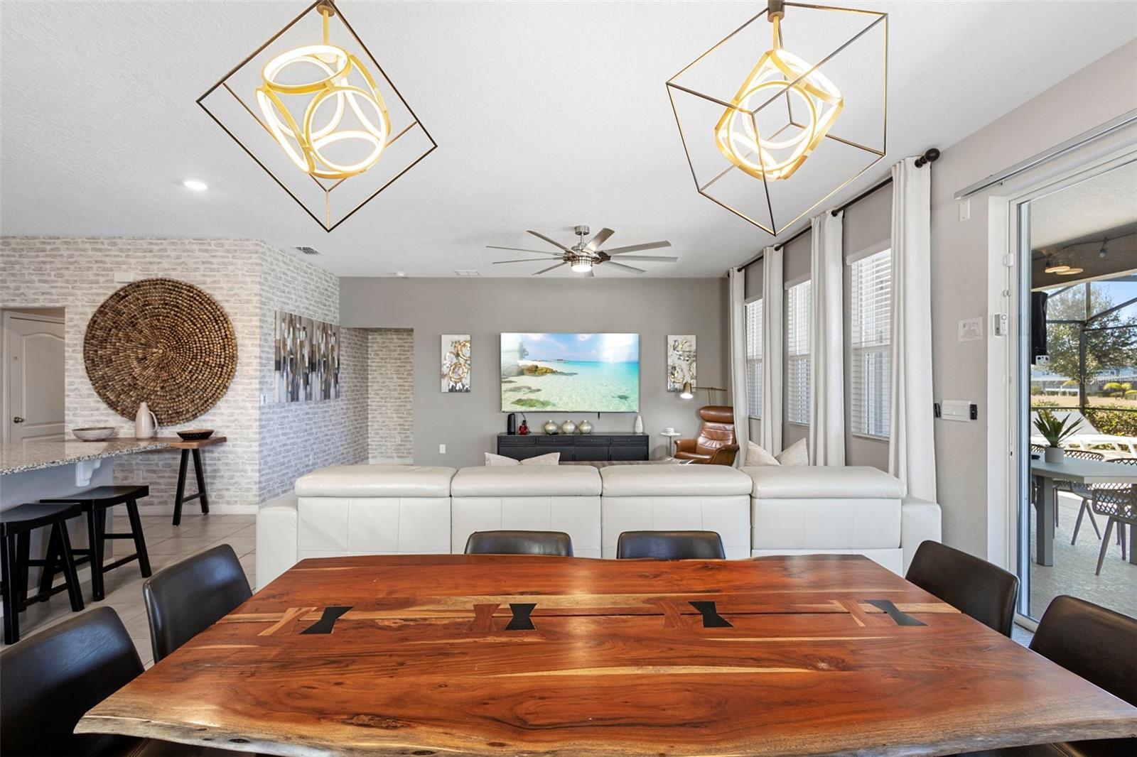 Image 12 of 65 For 7592 Oakmoss Loop