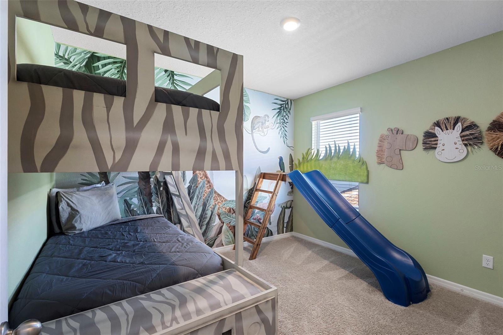 Image 29 of 65 For 7592 Oakmoss Loop