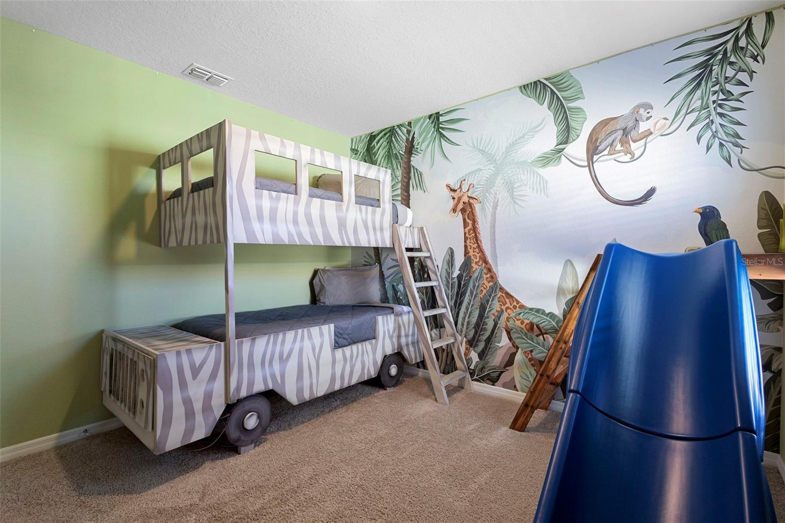 Image 30 of 65 For 7592 Oakmoss Loop