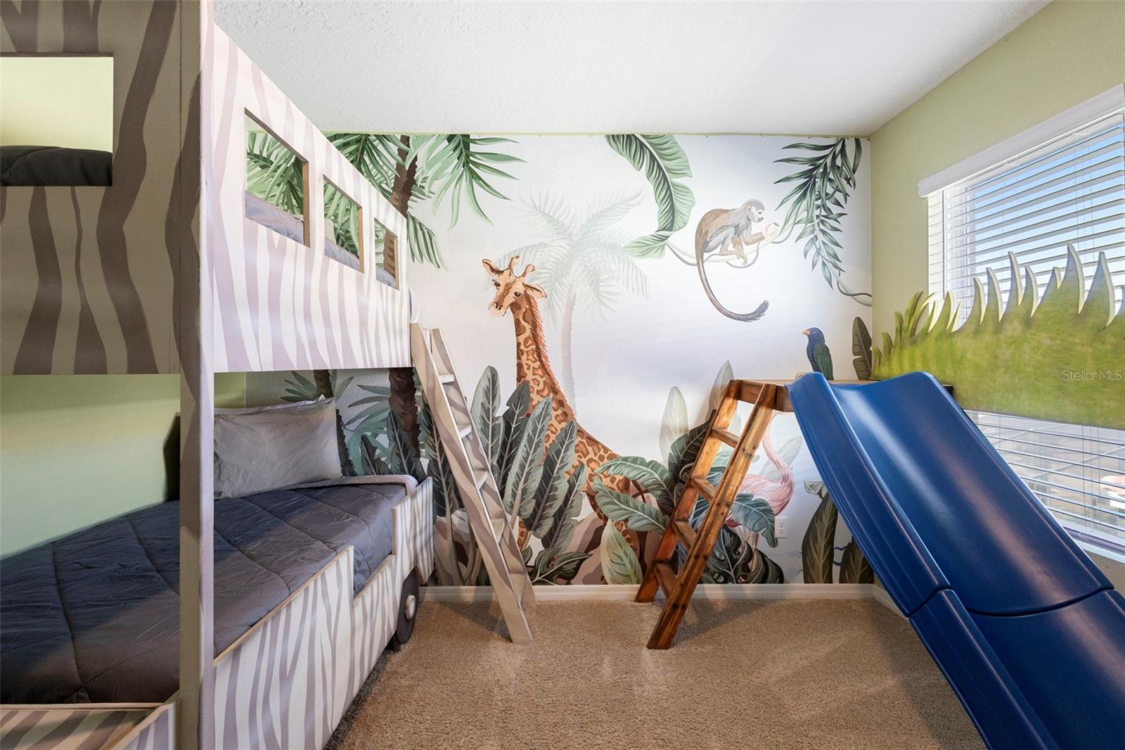 Image 31 of 65 For 7592 Oakmoss Loop