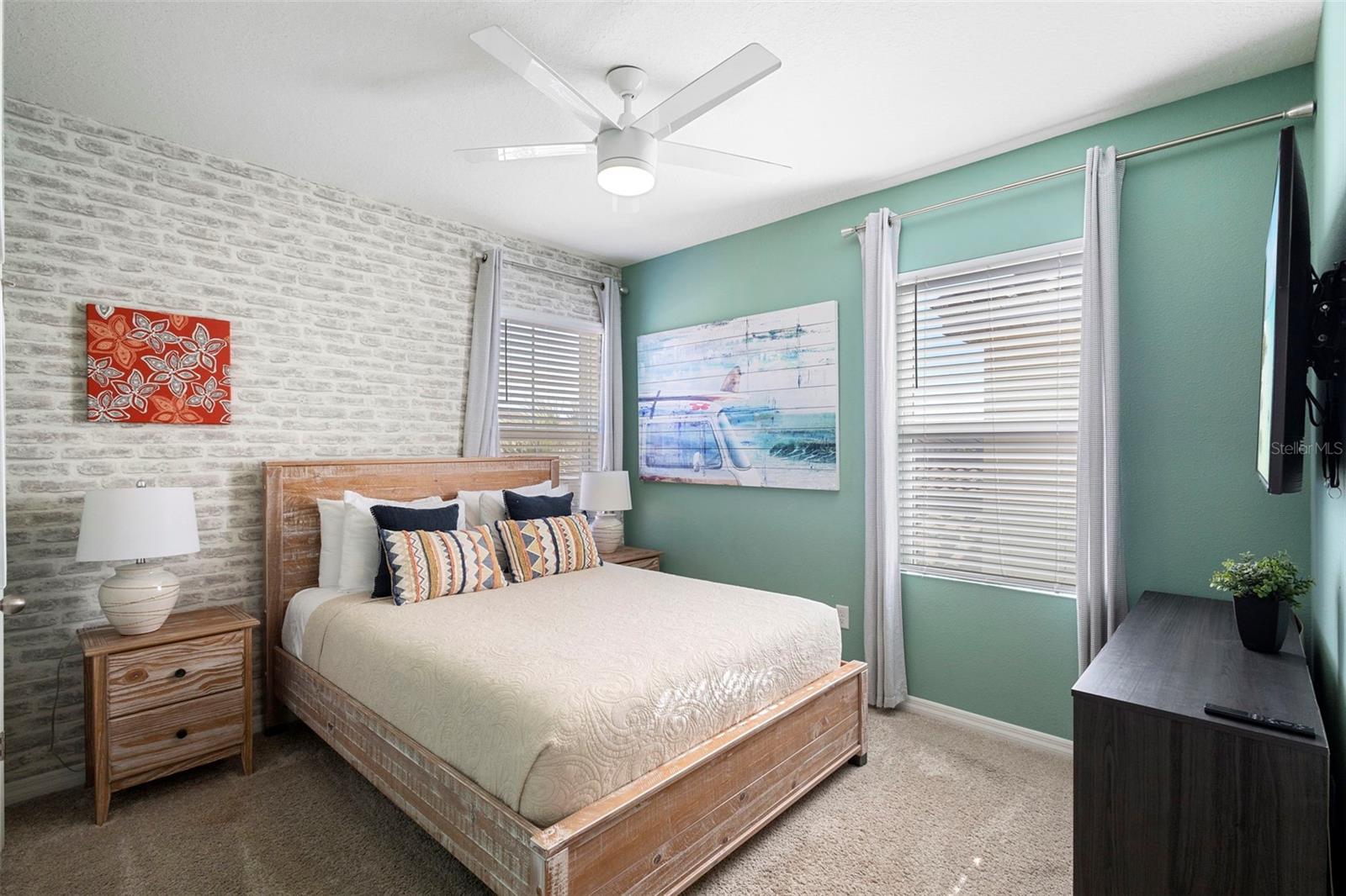 Image 34 of 65 For 7592 Oakmoss Loop