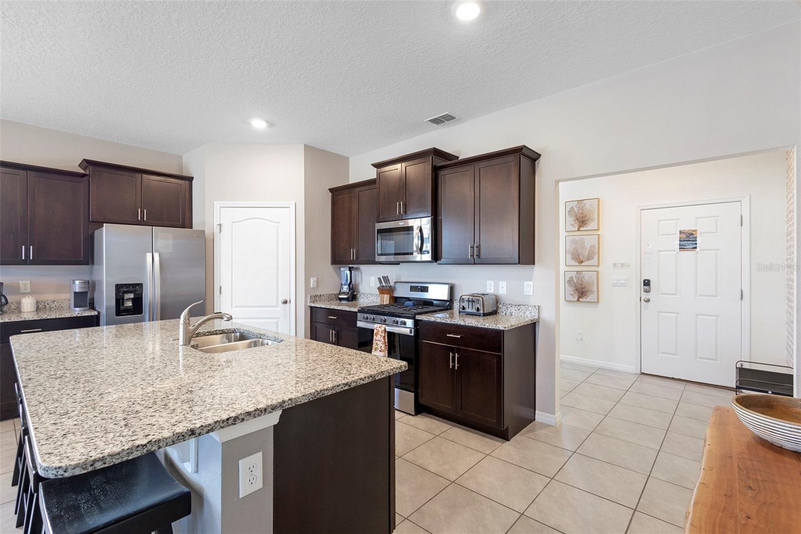 Image 4 of 65 For 7592 Oakmoss Loop