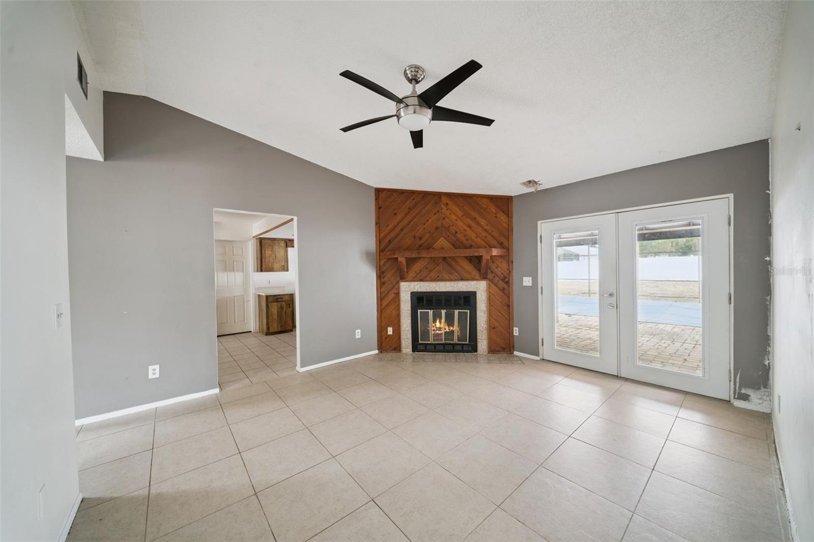 Image 5 of 33 For 2911 Autumnwood Trail