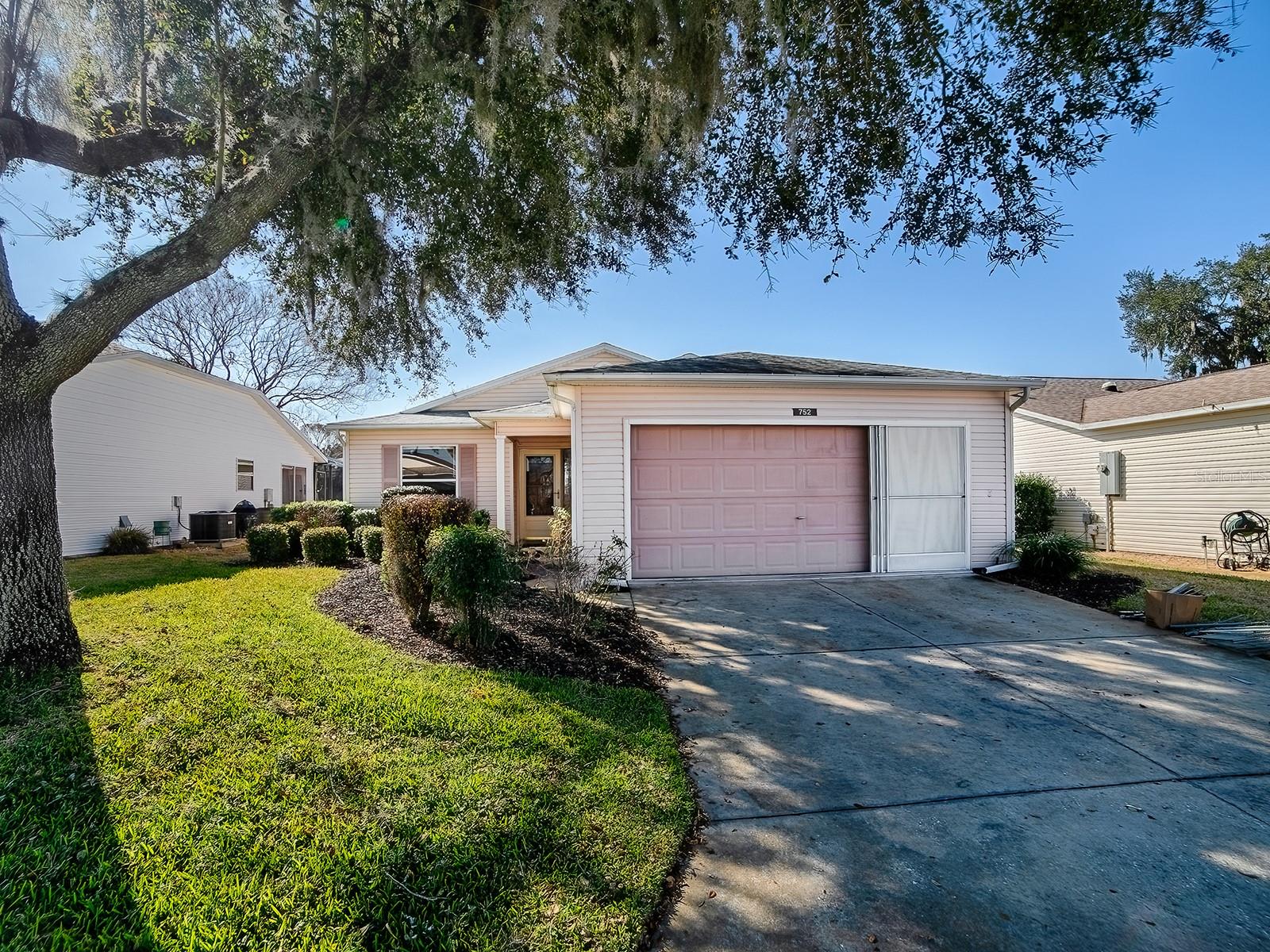 Details for 752 Old Oaks Lane, LEESBURG, FL 34748