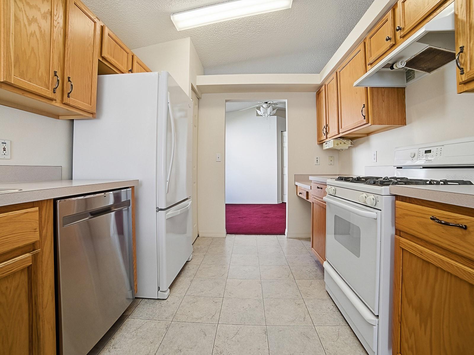 Image 12 of 37 For 752 Old Oaks Lane