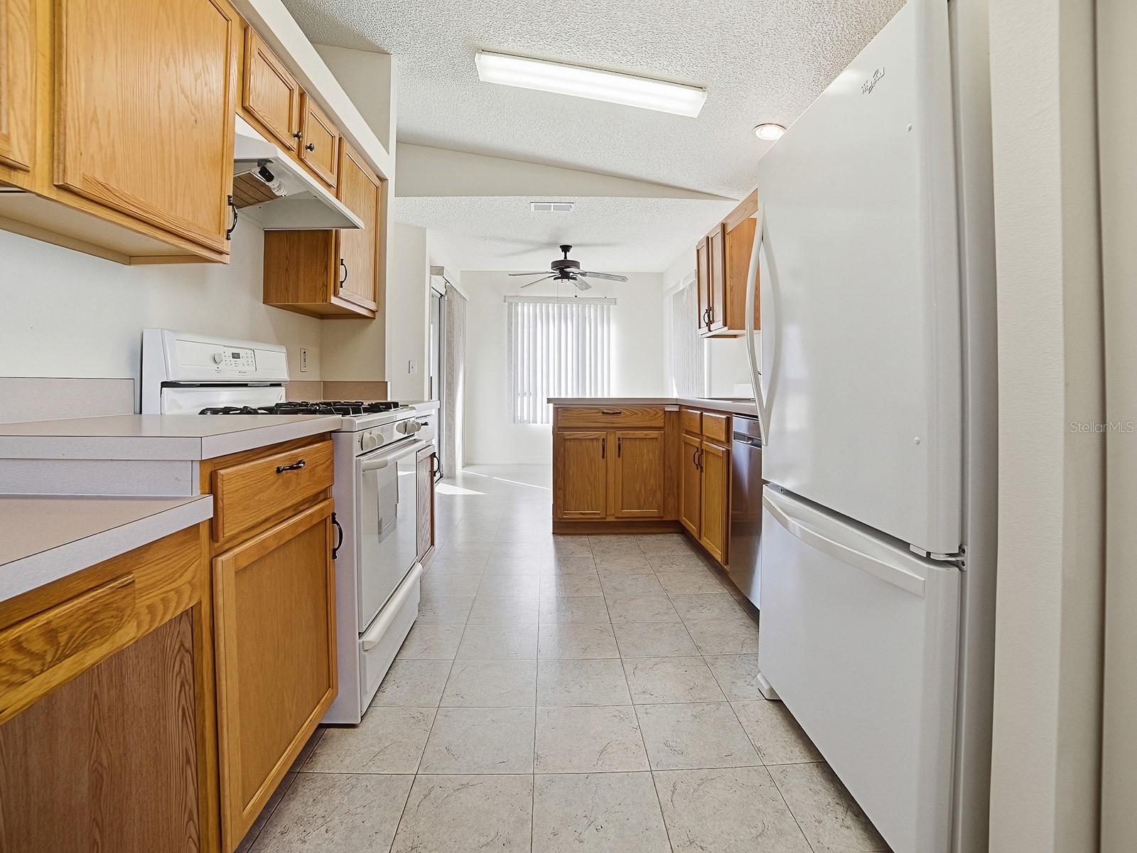 Image 13 of 37 For 752 Old Oaks Lane